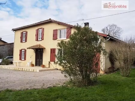 commingoise rénovée avec garage et dépendances sur 2300 m2 de terrain plat avec puits