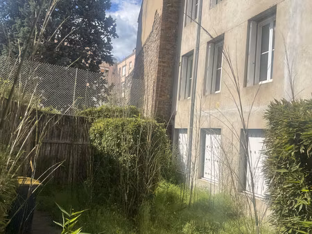 exclusivité saint-etienn/hyper centre dans immeuble en pierre a