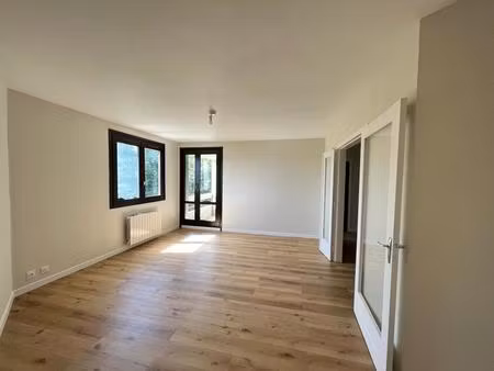 location t2 onet le chateau sans frais d' agence