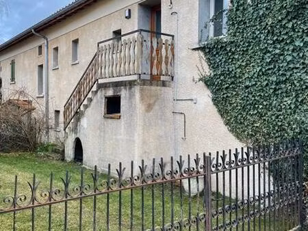 laniac - f2 dans petite maison - secteur calme