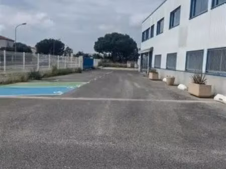location entrepôt pia 66380 2374m²
