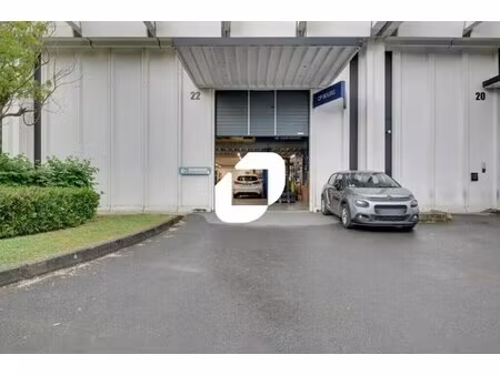 location local d'activités 1 493 m²