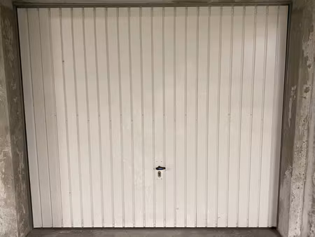 garage a deux pas du tramway