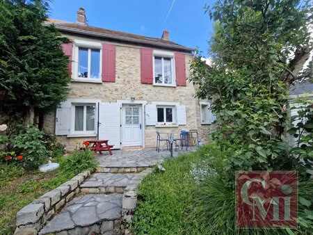 charmante maison ancienne avec jardin au calme et sans vis à vis