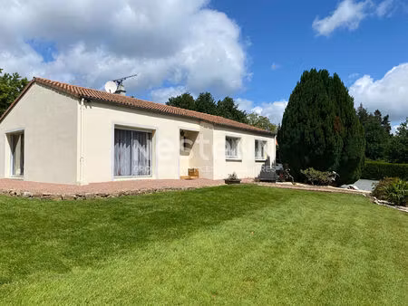 maison plain-pied 5 pièces à vendre à cirières avec grand terrain et un étang de pêche