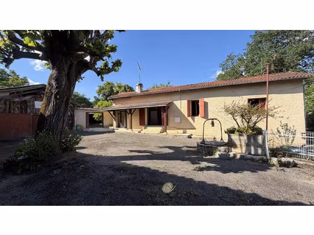 maison de campagne 4 chambres avec garage et dépendances .