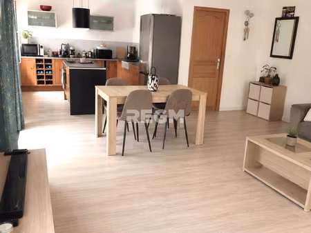 maison 2-3 chambres avec jardin  entretenue et bien située d
