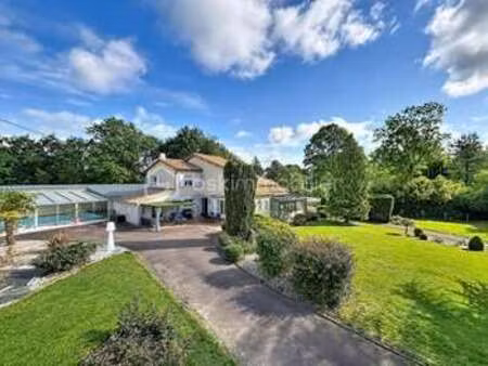 vente maison piscine à bressuire (79300) : à vendre piscine / 164m² bressuire