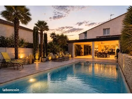 villa contemporaine 200 m²- 9 pièces – piscine – 5 chambres – saint-laurent-d’aigouze