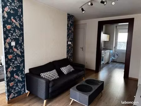 t1 bis de 38 m2 traversant  meuble et equipe  quartier vosges