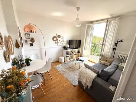 appartement f2 meublé rénové 35 m avec balcon - gare sannois à 300 m