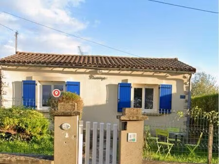 maison ancienne plain-pied 95 m² avec jardin arboré lumineuse proche commodités
