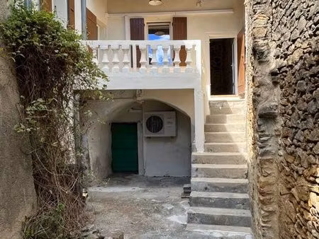 location maison de village