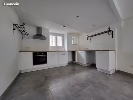 location maison de village t3 saint maximin la sainte baume
