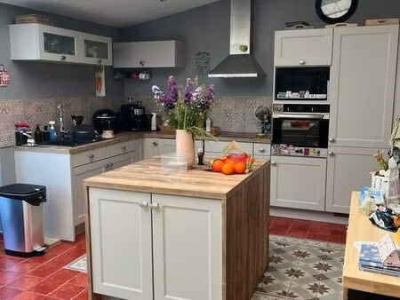 maison - 8 pièces - 162m²