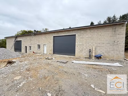 un entrepôt / local - aureil