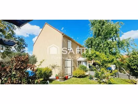 maison familiale de 2013 de 173 m² avec 7 chambres sur 659 m² de terrain