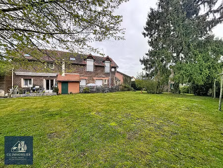 ensemble immobilier situé à caisnes