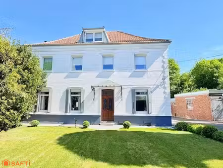 maison à fort potentiel : deux appartements séparés / une seule grande maison possible !!