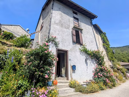 belle maison de caractère avec vue panoramique sur les montagnes