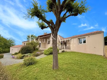 maison contemporaine avec 5 chambres  bureau  parc arboré clos  dépendances et double gara