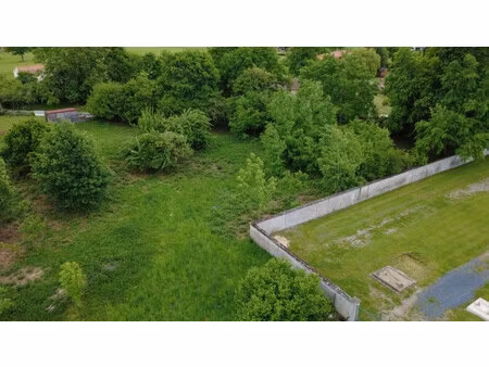 terrain constructible à vendre  10 a 59 ca - sugères 63490