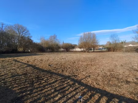 terrain constructible à vendre  30 a 82 ca - sugères 63490