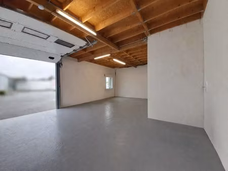 a louer - vannes ouest - ploeren - local de stockage 67 m² envi