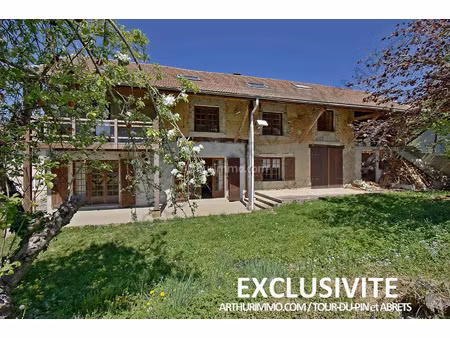 vente maison 6 pièces 177 m2 à montferrat