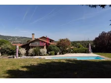 maison de charme avec piscine a thurins
