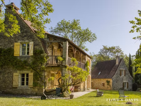 deux maisons cadre bucolique piscine
