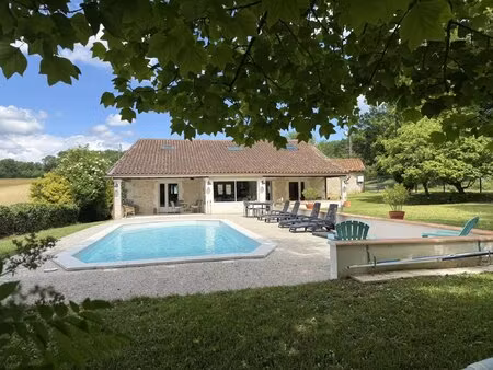 maison rénovée avec 4 chambres  piscine et grange