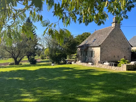 jolie maison de campagne avec tres beau terrain