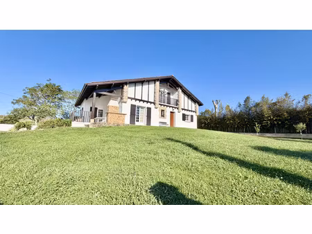 exclu! maison avec vue rhune et grand sous-sol  à deux pas du bourg