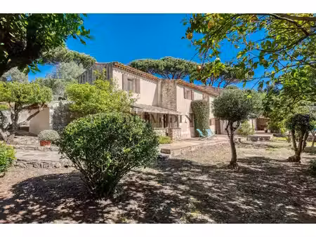 ancienne ferme en pierre domaine privé de l'escalet