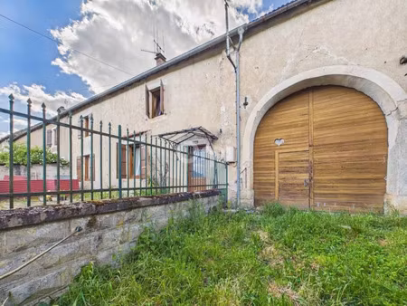 vente maison 7 pièces 198 m² à combeaufontaine (70120)  140 000 €