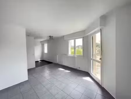 location appartement 1 pièce 24 m² à osny (95520)