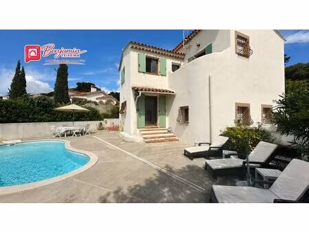 villa sainte maxime 6 pièce(s) 117 m2 - garage 27m² - vue mer - piscine