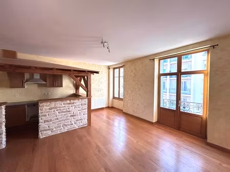 location appartement 2 pièces 41m² roanne 42300