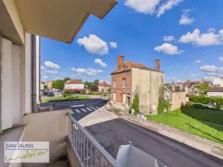 une opportunité pour cet appartement de 70m2 avec balcon.