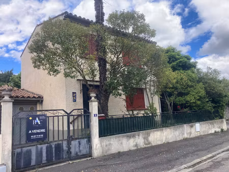 quillan  maison 3 chambres jardin et garage  à rénover