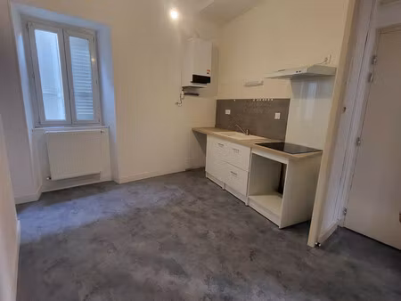 location appartement 5 pièces 78m² privas 07000