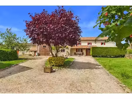 vente maison 8 pièces 152.69 m² à lezay (79120)  169 950 €