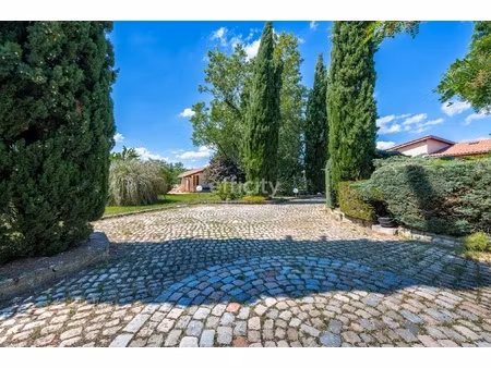maison 8 pièces - 183 m²