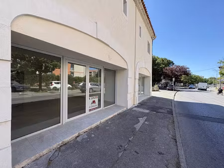 location commerce 43 m² à aubagne (13400)