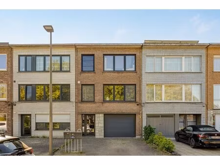 studio met grote stadskoer in een groene omgeving