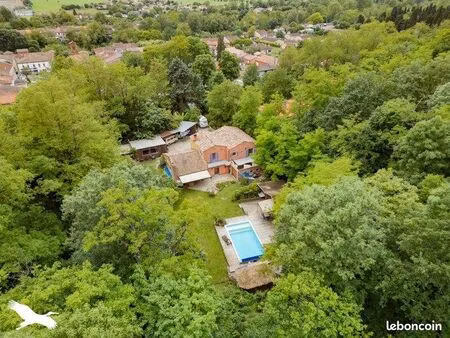 maison 6 pièces 225 m²