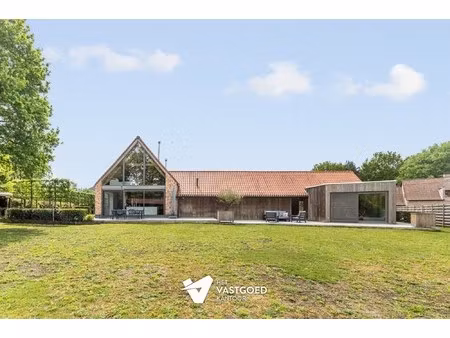 super knap gerenoveerde hoeve op perceel van 2344m² te meerhout