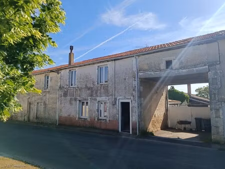 ensemble de 2 maisons avec jardin et dépendances