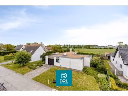 renovatievilla met uitzonderlijk potentieel te zuienkerke